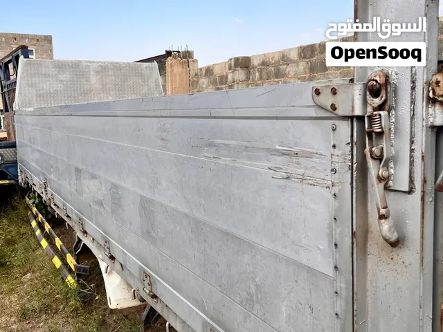 صندوق مجنونه المنيوم طول 6.20عرض 2.20 نظيف وبسعر تمام