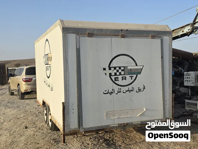 عربه للبيع عربه تصلح لتحميل المركبات او تحويلها الى غرفه