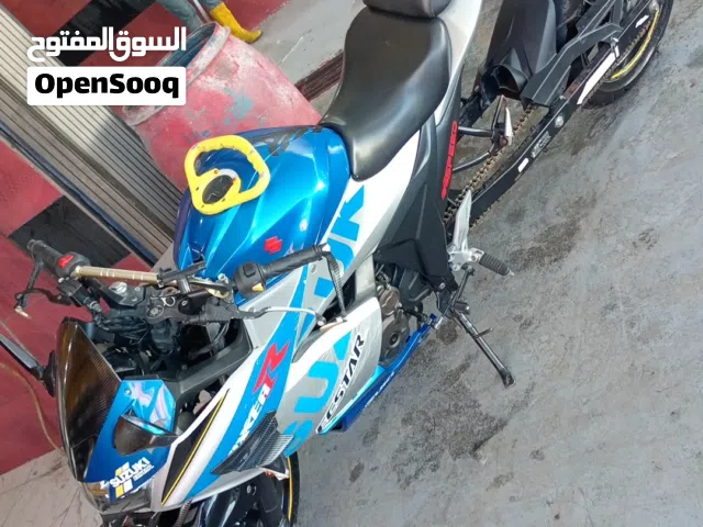 سوزوكي جيكسر 2021 رياضية مستعملة بمحرك 250 سي سي للبيع بدفعة 1500 وشهري 150 او 100 حسب المشتري