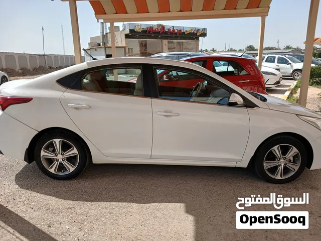 اكسنت 2020 للبيع خليجي محرك 1600 لون ابيض مكفوله كفاله عامه