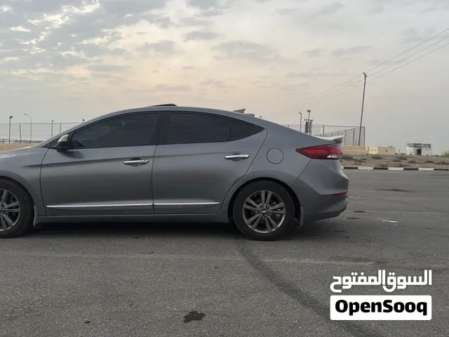 هوندا إلنترا للبيع بدون حادث ممشى بسيط وبحالة وكالة و الموتر مسرفس