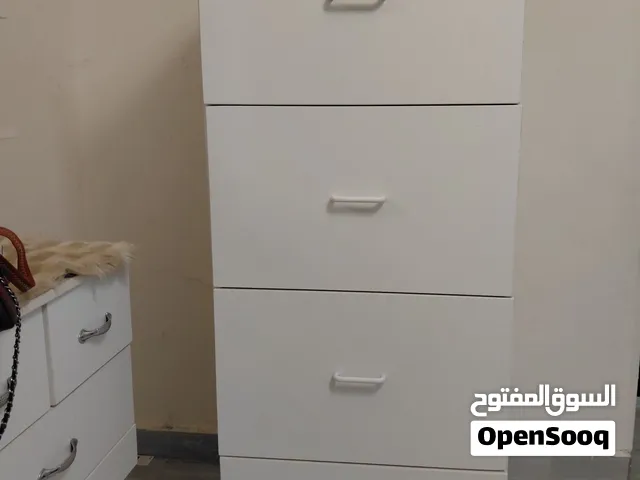 دولاب لتخزين الملابس او الاغراض