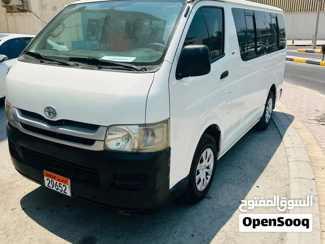 Toyota Hiace  Model : 2010 Cloer  : White New Battary Good Condition Ac Passing And Inshurance 01-27