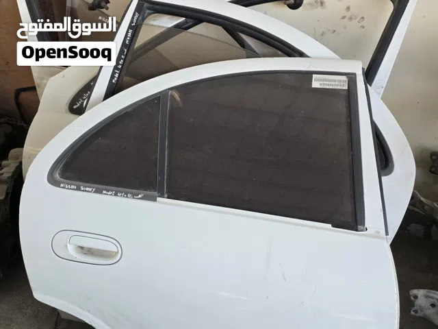أربعة أبواب بيبان نيسان صني موديل 2012 مع كامل أغراض 4 بواب NISSAN saney 2010