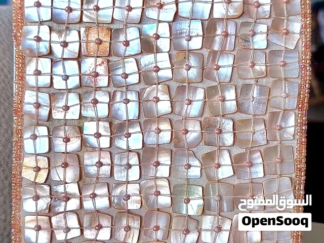 دفتر ملاحظات (نوت بوك) فاخر ونادر وغلاف مرصع بصدف اللؤلؤ الطبيعي 108 قطعة ومطرز باطار من الخرز