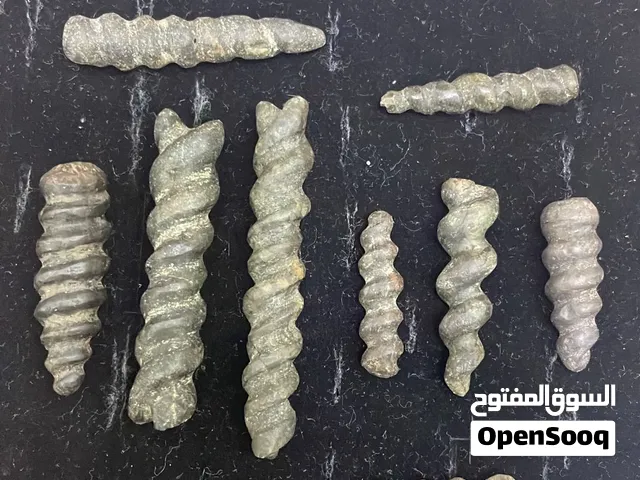 خواتم واحجار وقلادات