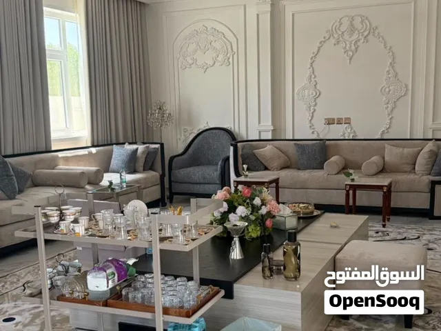كندي نيو كلاسيك نظيييييييف جداً مفصل قبل 11 شهر راقي معروض الكنب وجميع ملحقات المجلس 35الف