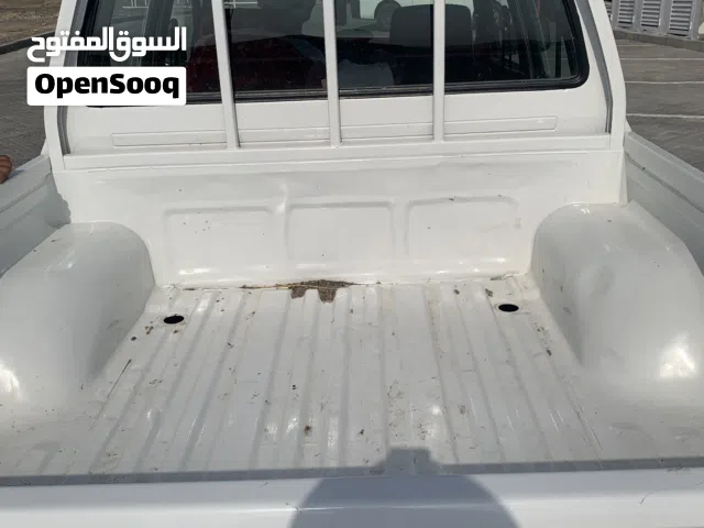 للبيع 2005 نظيف جدا