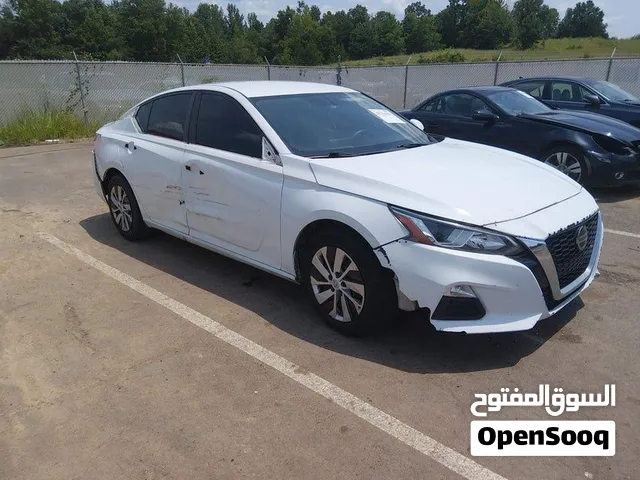 للبيع التيما 2019 للاستخدام وتجاره بدون خروج ارباج حادث بسيط جدا دفعه مقدمه 1000 ريال والباقي عند وص