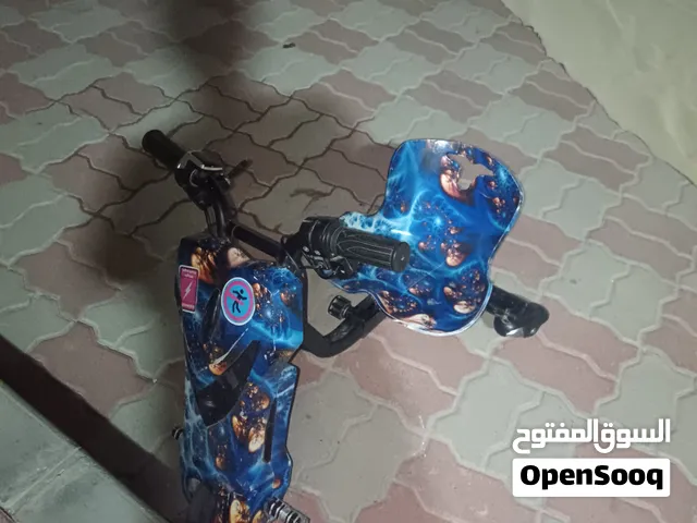 سكوتر كهربائي نضيف ولا يشتكي من اي شي