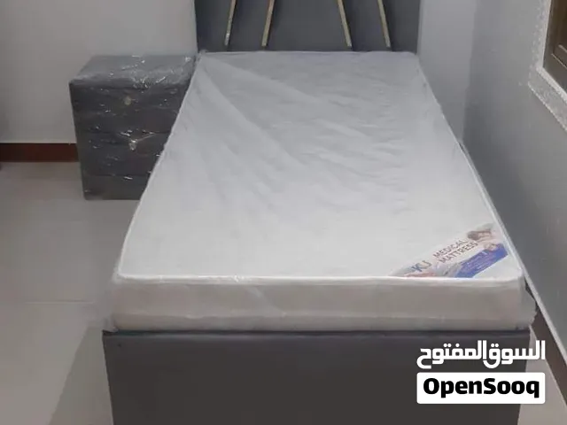 Saling brand new furniture single bede  fabric valvet  all saiz available