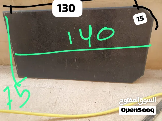 طاوله سراميك غلاسي للبيع بحاله جديده معها ر ارجل قويه
