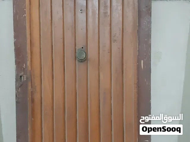 باب شقة خشب