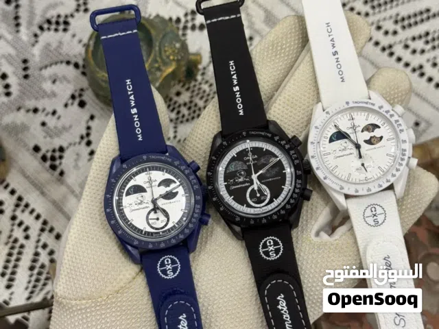 ساعة مون سواتش بتصميم مستوحى من Omega × Swatch