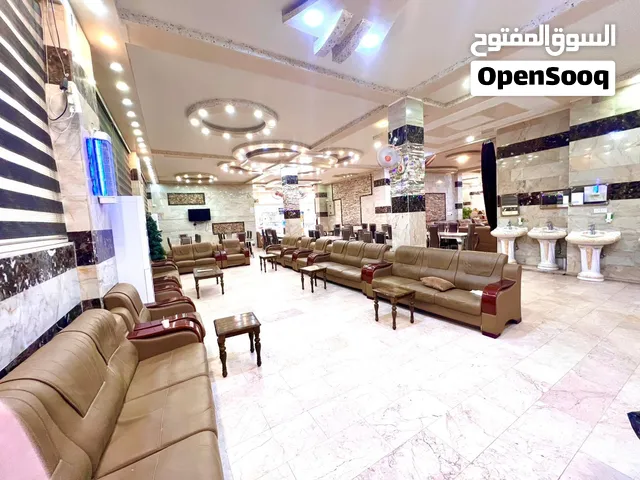 فندق ومطعم