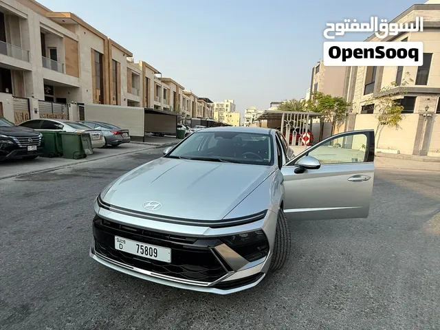 Sedan Hyundai in Dubai