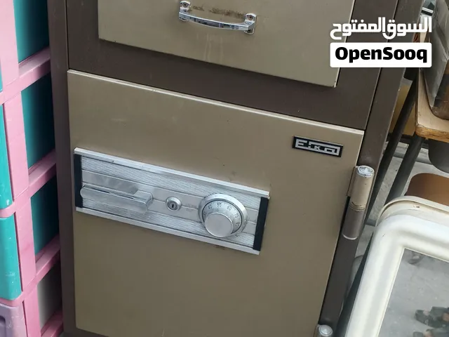 تجوري حجم كبير للبيع سفتي ضد الحريق Large-sized safe for sale. ....................................