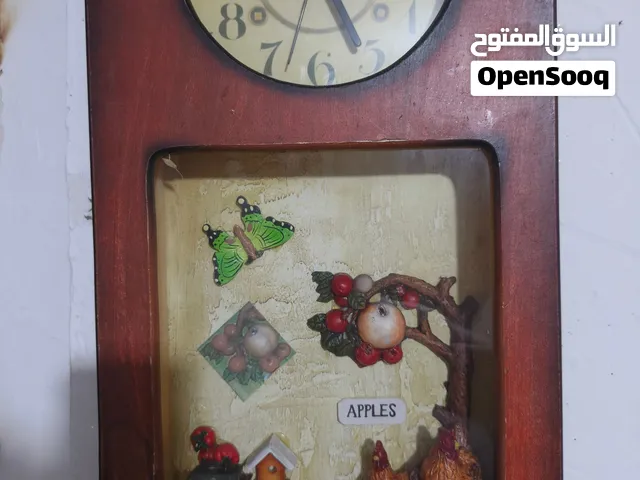 ساعة قديمه حائط