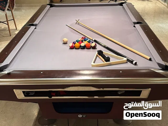 للبيع طاولة بلياردو 9 قدم جديدة استعمال سنة