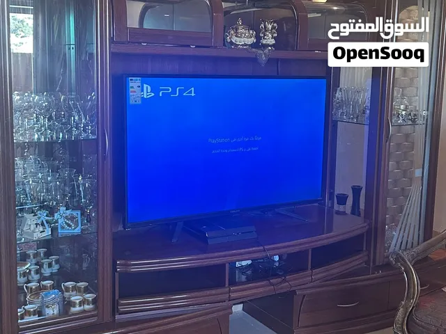 طاوله تلفاز بوضع ممتاز