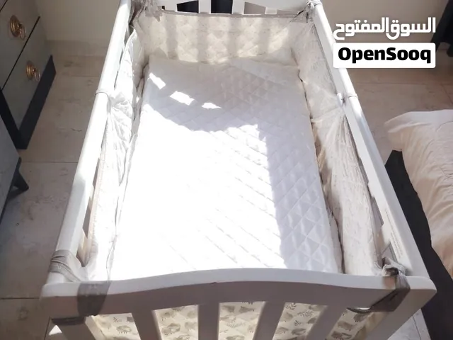 سرير أطفال هزاز