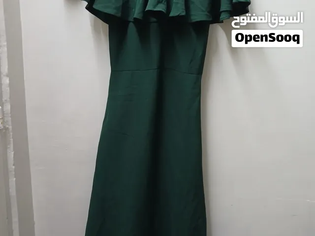 تصفية 3 فساتين سواريه وشيك بحالة الممتاز - سعر موحد للقطعة