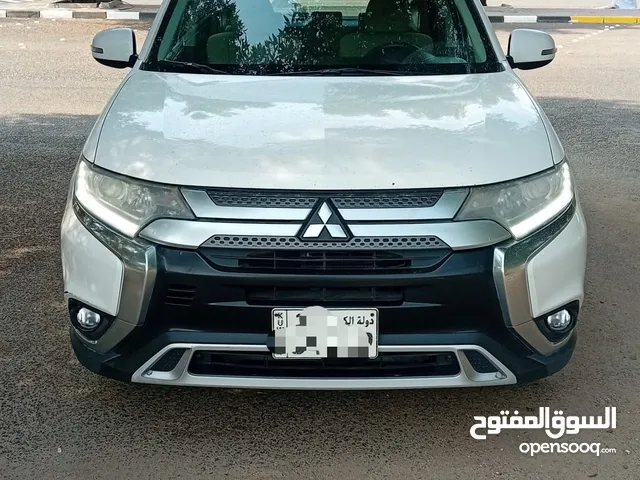 للبيع جيب اوتلاندر موديل 2019 - 4 سلندر - عداد 190 ألف - ماكينة 2000 سي سي .