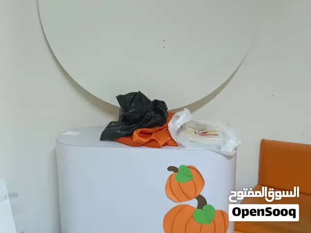 للبيع مستلزمات وتجهيزات حضانة كاملة (متاهة، ألعاب حائط، كراسي، بركة كرات)