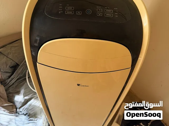 مكيف هواء متنقل (Portable Air Conditioner) من شركة Little Swan يستخدم لتبريد الغرف درن الحاجة لتركيب