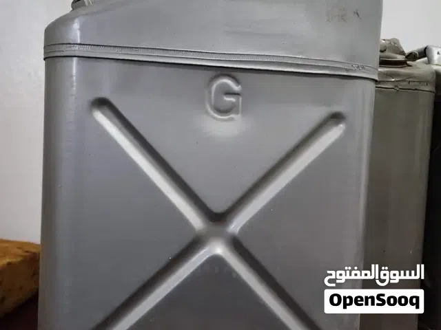 دبتين سايره قديمه معي للبيع نضيفه جدن