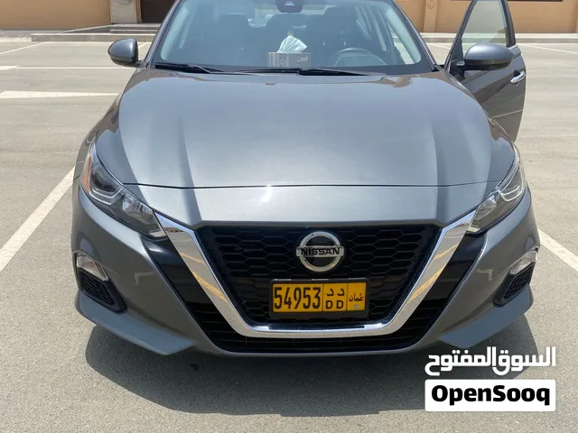 نيسان التيما 2021 SV رمادي فحص كامل مع مواصفات أمريكية وخدمة مريحة