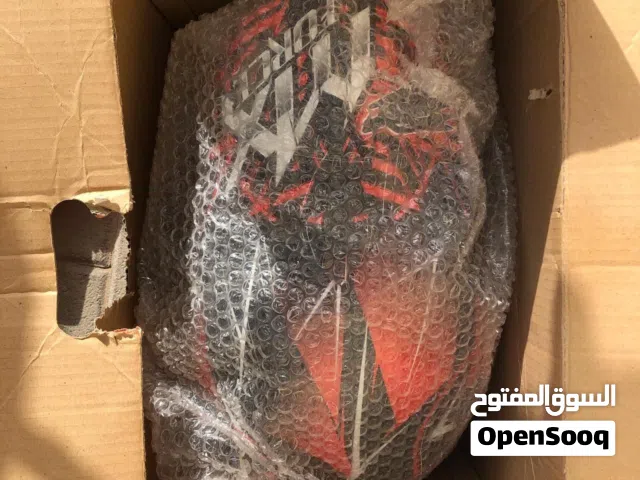 خوذة مكس فورس جديده للبيع على 300 درهم فقط !!