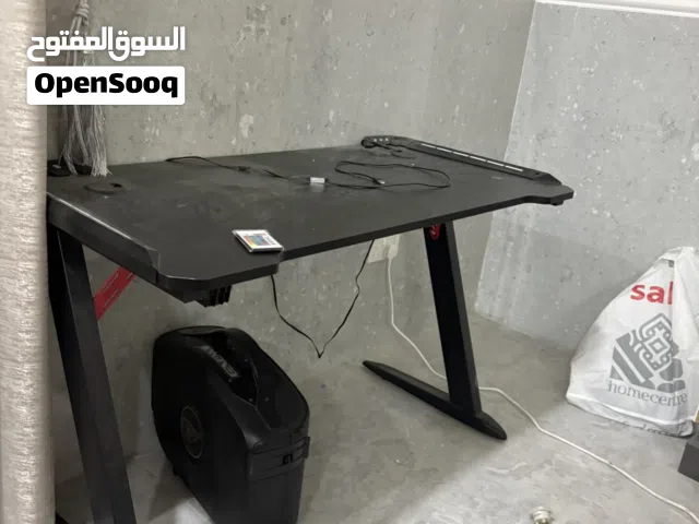 طاولة كمبيوتر