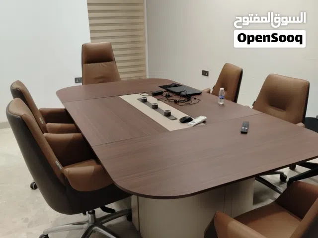 ميز اجتماعات اصلي