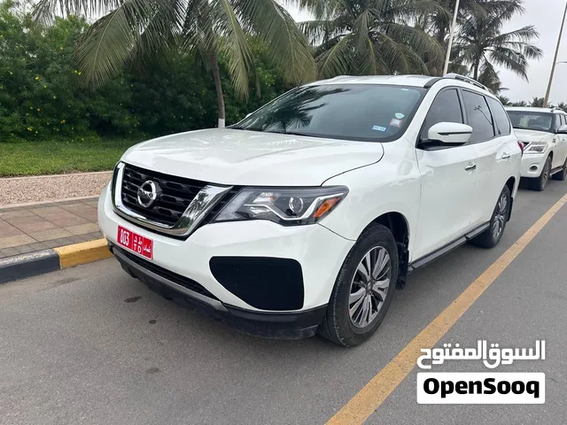 SUV Nissan in Dhofar