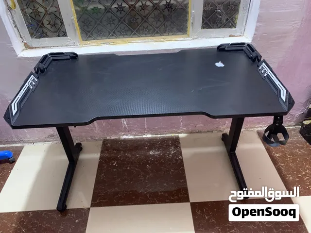 ميز گيمنك نضيف
