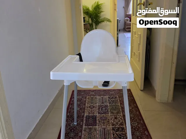 كرسي طعام للأطفال بحالة ممتازة للبيع