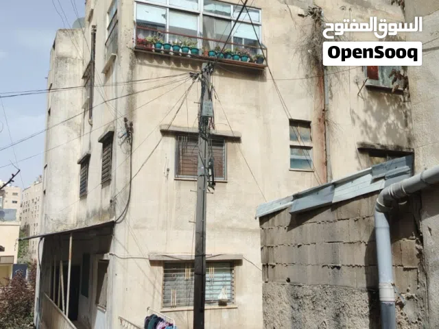 بنايه كامله للبيع في اجمل مناطق جبل عمان الدوار الثالث بمساحه ارض 400م وبناء900 م مؤجره 1500شهري