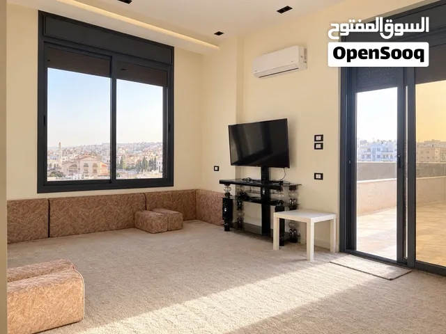 *روف مطل جديد لم يسكن بعد *مساحه البناء 80متر و تراس خارجي 100متر مع أطلاله جميله .