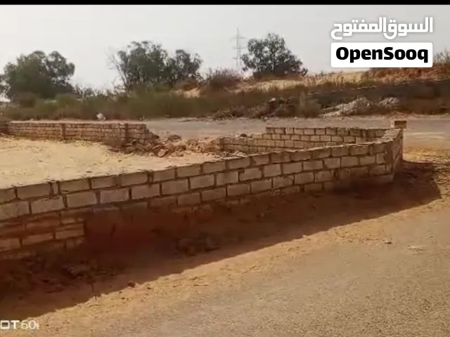 أرض متر 180