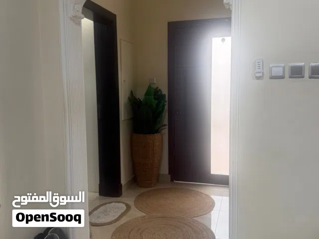 � للبيع منزل مميز في مدينة حمد الموقع: مدينة حمد دوار 3 مساحة الأرض: 259.7 متر2