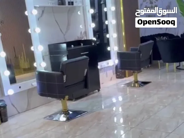 مرايا عدد 2  كراسي شعر عدد 2 ترولي تفصيل دبل  ماغسل بدكير عدد 2  مغسلة شعر  مكتب اضافر  رسبشن