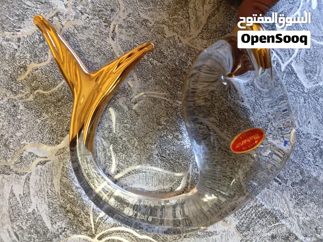 قطعة من التاريخ الإيطالي بين يديك.. منحوتة الحوت الملكية من زجاج مورانو الأصلي  لعشاق الفخامة