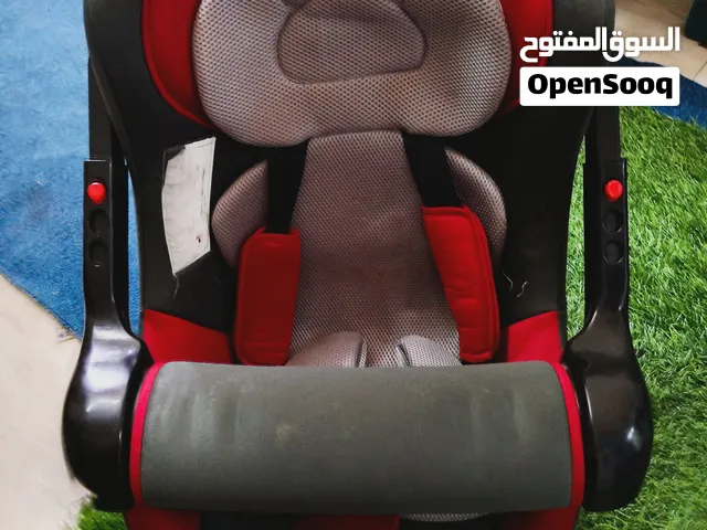 مقعد اطفال للسياره حالته ممتازه