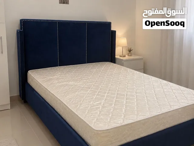 سرير فقط للبيع المستعجل