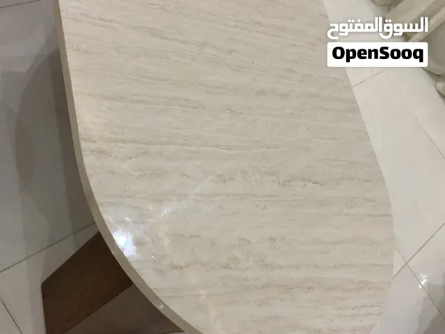 طاولة مع 4 طاولات جانبية رخامي