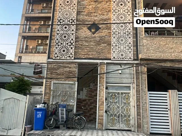 بناية للبيع في المنصور