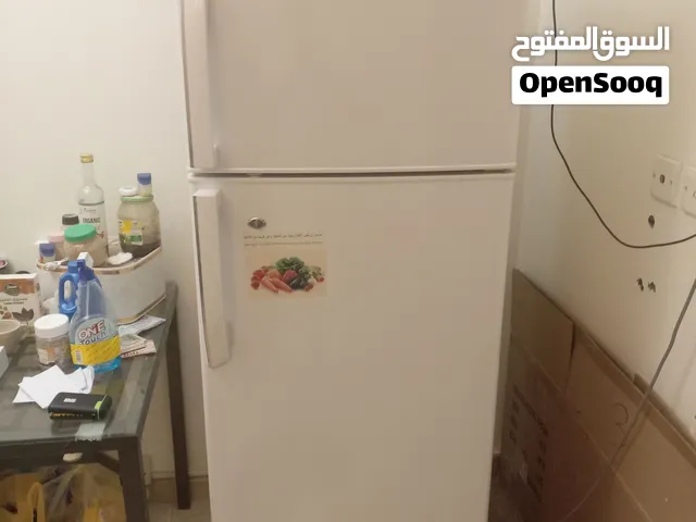 ثلاجه شبه جديده استخدام سنه
