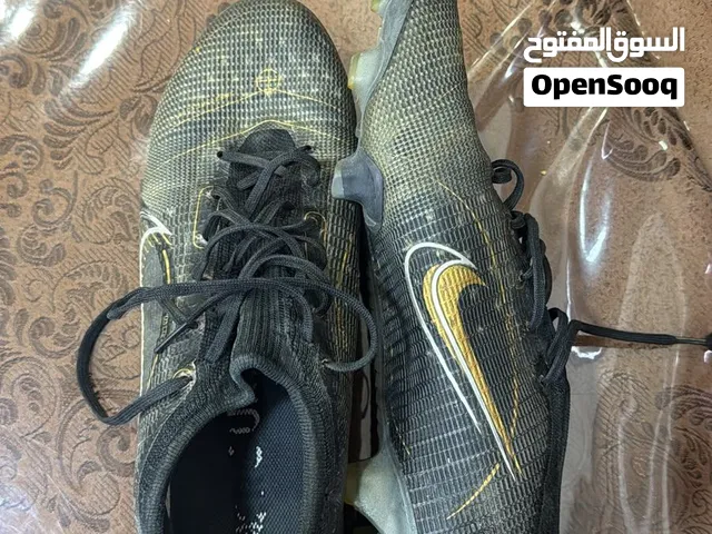 نايك ميركوريال ، رقم 1 ، مقاس 44