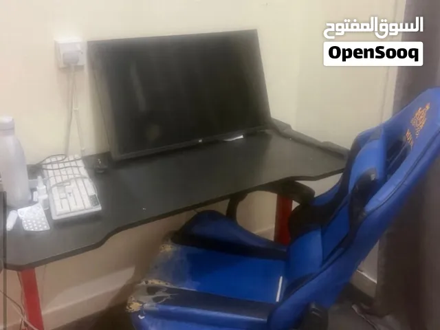 للبيع تلفزون مع طاوله وكرسي